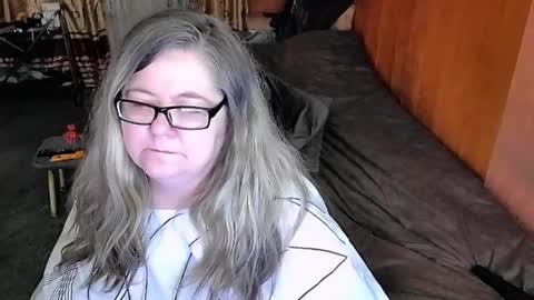 Snapshot of tviks chatting on 3, 3, 2025 Lana online show from 3, 3, 2025
