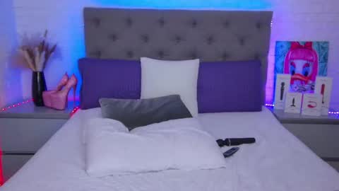 Hallie online show from 24, 2, 2025