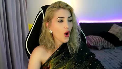 Snapshot of tweety_twist chatting on 13, 3, 2026 MayCarrey online show from 13, 3, 2026