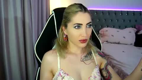 Snapshot of tweety_twist chatting on 28, 6, 2026 MayCarrey online show from 28, 6, 2026