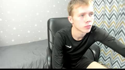 Snapshot of twelveeek chatting on 16, 10, 2025 Angus online show from 16, 10, 2025