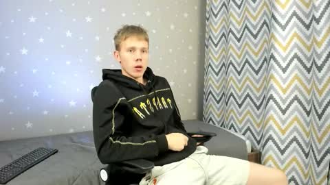 Snapshot of twelveeek chatting on 19, 10, 2025 Angus online show from 19, 10, 2025