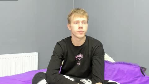 Snapshot of twelveeek chatting on 6, 11, 2025 Angus online show from 6, 11, 2025