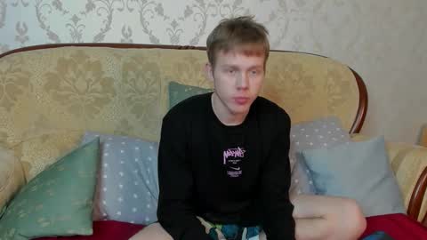 Snapshot of twelveeek chatting on 8, 11, 2025 Angus online show from 8, 11, 2025