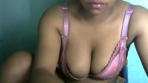 Snapshot of twenkle chatting on 6, 1, 2025 LORAH online show from 6, 1, 2025
