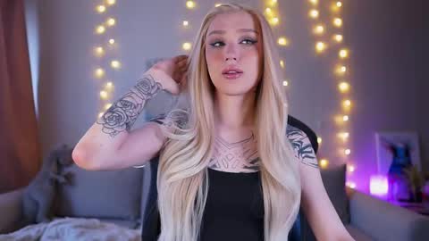Snapshot of twiinkie_pie chatting on 20, 2, 2025 Maria 3 online show from 20, 2, 2025