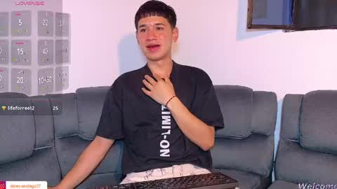 Snapshot of twink_daren chatting on 14, 5, 2026 Mr Daren online show from 14, 5, 2026