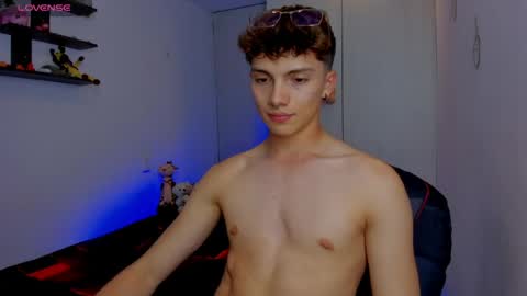 Snapshot of twink_dream__ chatting on 27, 5, 2026 jhony online show from 27, 5, 2026