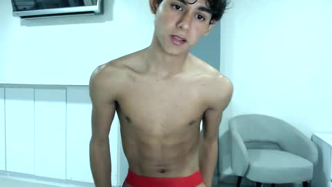 Snapshot of twink_waldorf chatting on 10, 12, 2024 Twink Waldorf online show from 10, 12, 2024