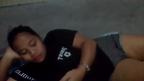 Snapshot of twinkle_purplemelon chatting on 13, 11, 2025 twinkle_purplemelon online show from 13, 11, 2025