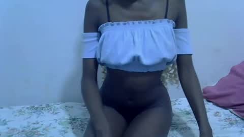 Snapshot of twinkle_tia chatting on 2, 10, 2025 BABY TIA online show from 2, 10, 2025