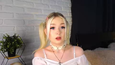 twinklefluff online show from 1, 10, 2025