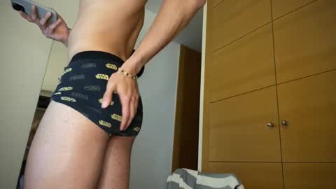 Snapshot of twinksweetlovehot chatting on 4, 12, 2024 twinksweetlovehot online show from 4, 12, 2024