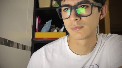 Snapshot of twinksweetlovehot chatting on 25, 1, 2025 twinksweetlovehot online show from 25, 1, 2025