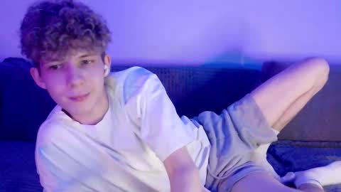 TwiShadow online show from 10, 3, 2026