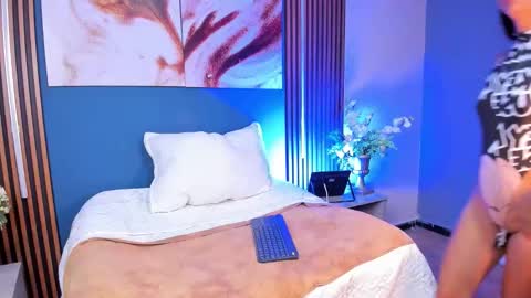 Snapshot of two_on_fire chatting on 2, 10, 2025 Kevin and Catalina online show from 2, 10, 2025