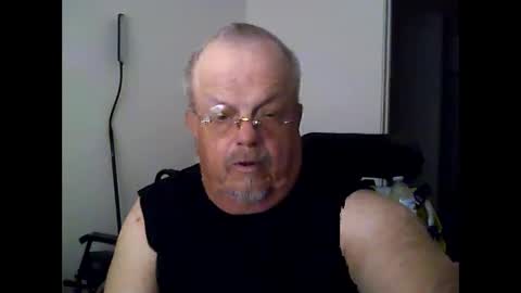 Snapshot of two_wheels_two_balls chatting on 12, 5, 2026 two_wheels_two_balls online show from 12, 5, 2026