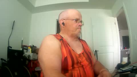 Snapshot of two_wheels_two_balls chatting on 29, 5, 2026 two_wheels_two_balls online show from 29, 5, 2026