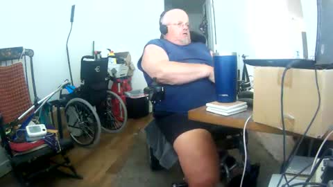 Snapshot of two_wheels_two_balls chatting on 6, 6, 2026 two_wheels_two_balls online show from 6, 6, 2026