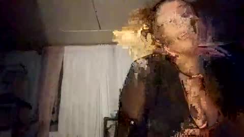 Snapshot of twocrazy85 chatting on 11, 11, 2025 Twocrazy85 online show from 11, 11, 2025