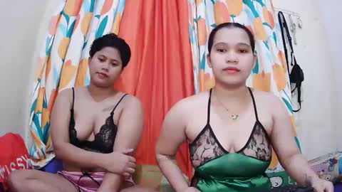 Snapshot of twowetcuties chatting on 19, 2, 2025 Lyn and lea online show from 19, 2, 2025