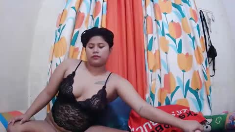 Snapshot of twowetcuties chatting on 20, 2, 2025 Lyn and lea online show from 20, 2, 2025