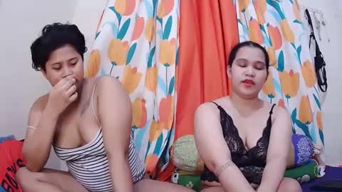 Snapshot of twowetcuties chatting on 5, 3, 2025 Lyn and lea online show from 5, 3, 2025