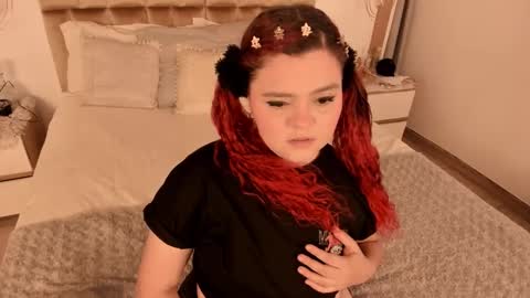 Twiggy online show from 31, 1, 2025