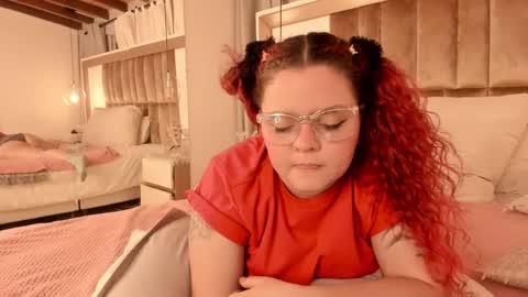 Twiggy online show from 7, 2, 2025