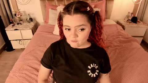 Twiggy online show from 26, 2, 2025