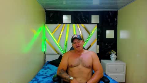 Tyleer Scot online show from 8, 4, 2026