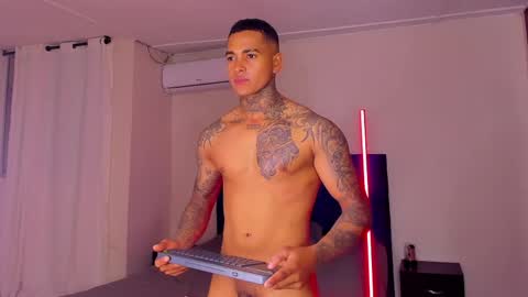 tyler_bell_ online show from 27, 3, 2026