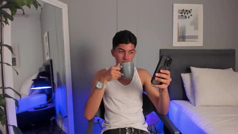 Tyler Fox online show from 12, 10, 2025