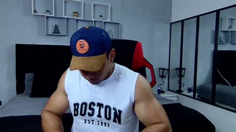 Snapshot of tyler_hank1 chatting on 1, 2, 2025 tyler_hank1 online show from 1, 2, 2025
