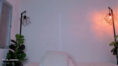 Snapshot of tyler_jonnes chatting on 15, 2, 2026 Tyler online show from 15, 2, 2026