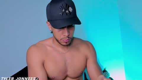 Snapshot of tyler_jonnes chatting on 19, 2, 2026 Tyler online show from 19, 2, 2026