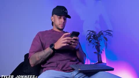 Snapshot of tyler_jonnes chatting on 26, 2, 2026 Tyler online show from 26, 2, 2026