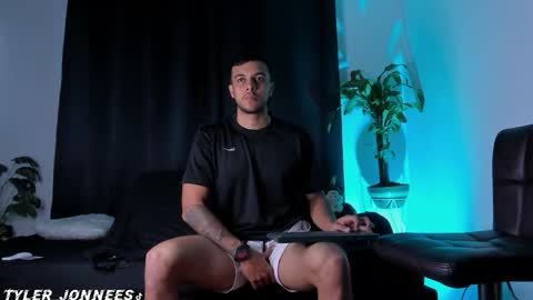 Snapshot of tyler_jonnes chatting on 27, 2, 2026 Tyler online show from 27, 2, 2026