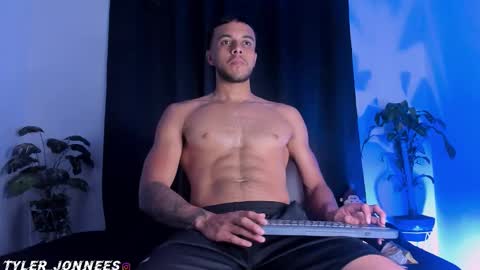 Snapshot of tyler_jonnes chatting on 8, 3, 2026 Tyler online show from 8, 3, 2026