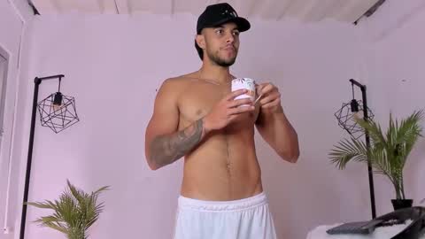 Snapshot of tyler_jonnes chatting on 18, 3, 2026 Tyler online show from 18, 3, 2026