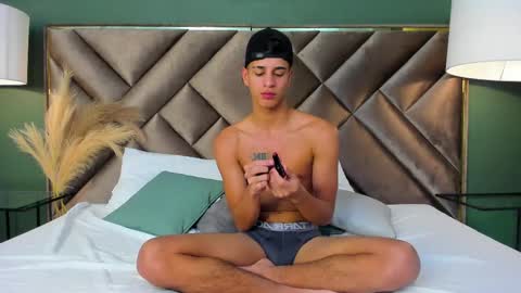 Tyler Rodriguez online show from 18, 2, 2025