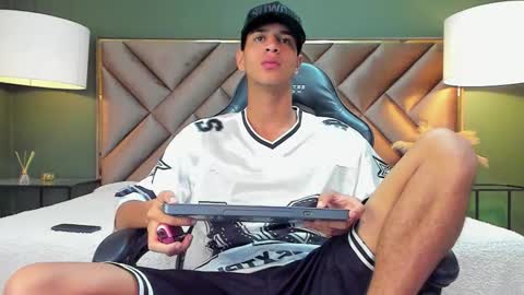 Tyler Rodriguez online show from 8, 10, 2025