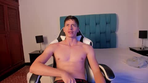 Snapshot of tylercold_x chatting on 25, 9, 2025 Tyler online show from 25, 9, 2025