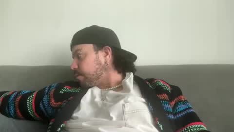 Snapshot of tyleruzi chatting on 4, 12, 2024 Tyleruzi online show from 4, 12, 2024
