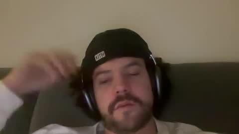 Snapshot of tyleruzi chatting on 4, 12, 2024 Tyleruzi online show from 4, 12, 2024