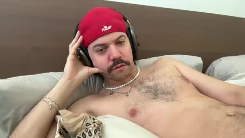Snapshot of tyleruzi chatting on 6, 12, 2024 Tyleruzi online show from 6, 12, 2024
