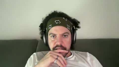 Snapshot of tyleruzi chatting on 19, 12, 2024 Tyleruzi online show from 19, 12, 2024