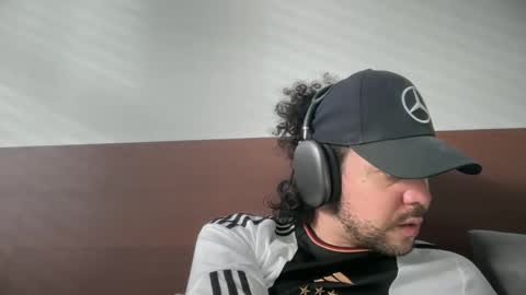 Snapshot of tyleruzi chatting on 15, 1, 2025 Tyleruzi online show from 15, 1, 2025