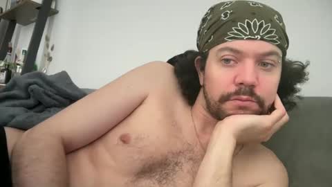 Snapshot of tyleruzi chatting on 11, 2, 2025 Tyleruzi online show from 11, 2, 2025