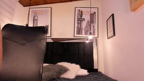       online show from 18, 10, 2025